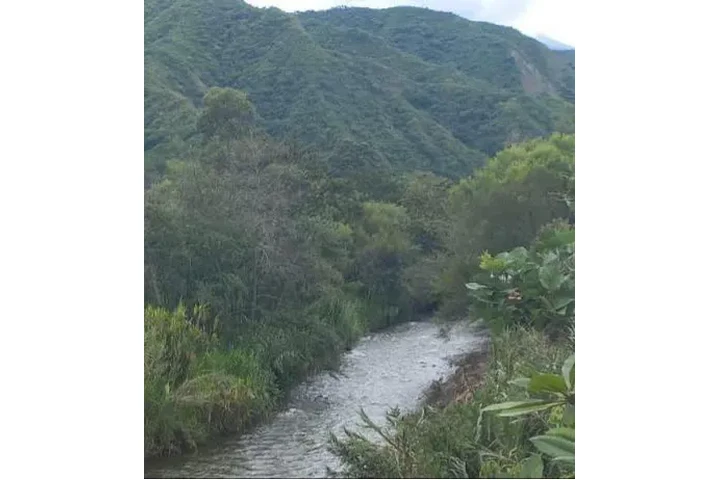 $65000 : VENDO BARATO En Vilcabamba Loj image 4