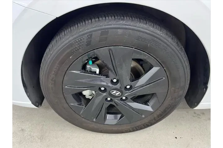 $19990 : Hyundai ELANTRA 2022 SEL 4dr image 7