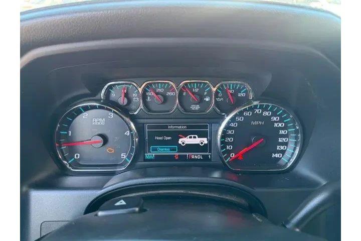 Chevrolet Silverado 2500HD 2 image 10