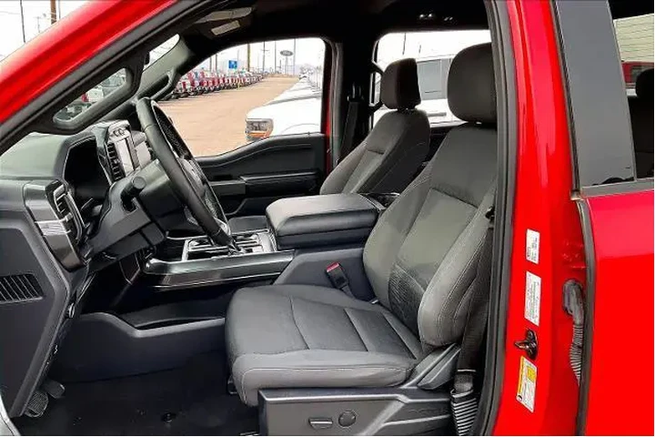 $39138 : Ford F-150 2023 4x2 XLT 4dr image 8