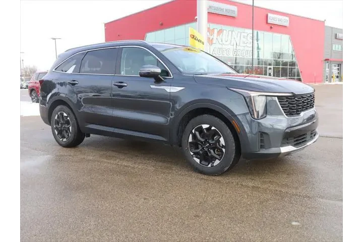 $24490 : Kia Sorento 2024 S 4dr SUV image 2