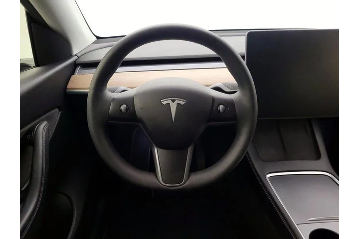 $28998 : Tesla Model Y 2021 AWD Long image 9