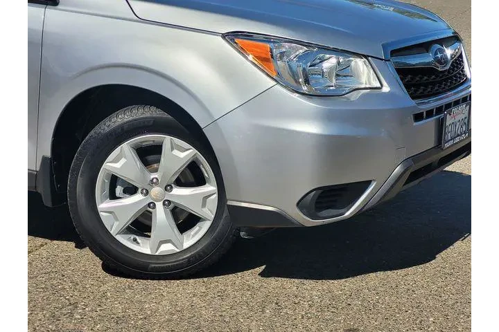 $16030 : Subaru Forester 2016 AWD 2.5 image 6