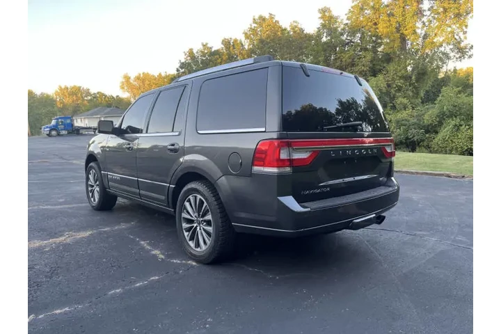 $11999 : 2016 Navigator Select image 6