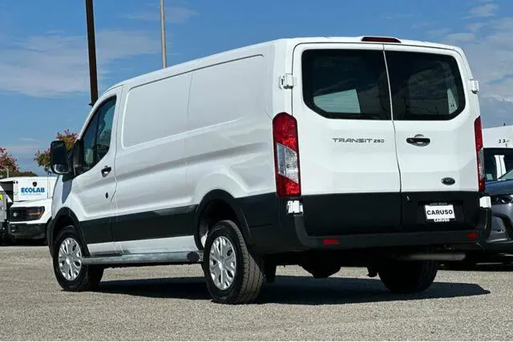$38822 : Ford Transit 2024 250 3dr SW image 5