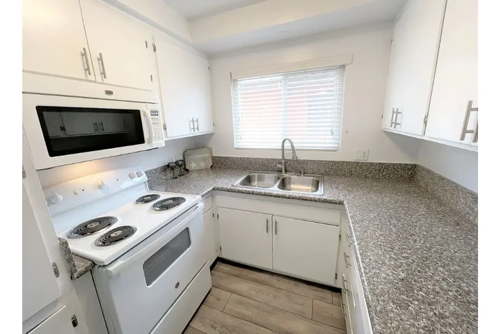 $1100 : Apartamento Disponible image 2