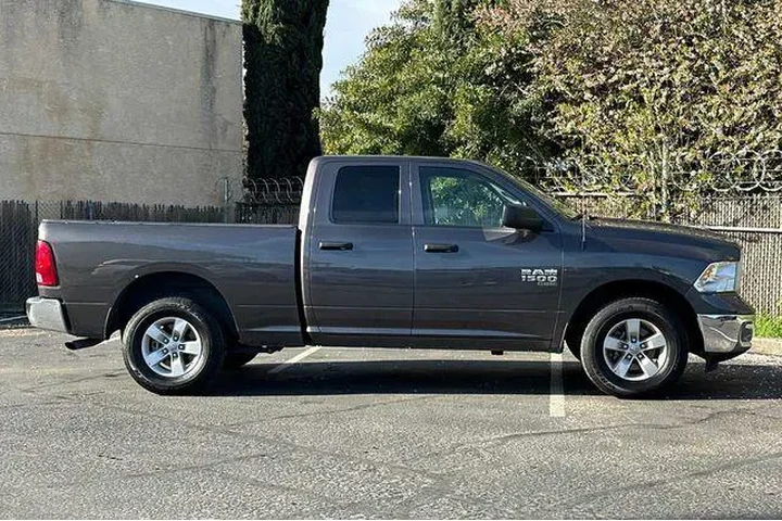 $26998 : Ram 1500 Classic 2024 4x4 SL image 7