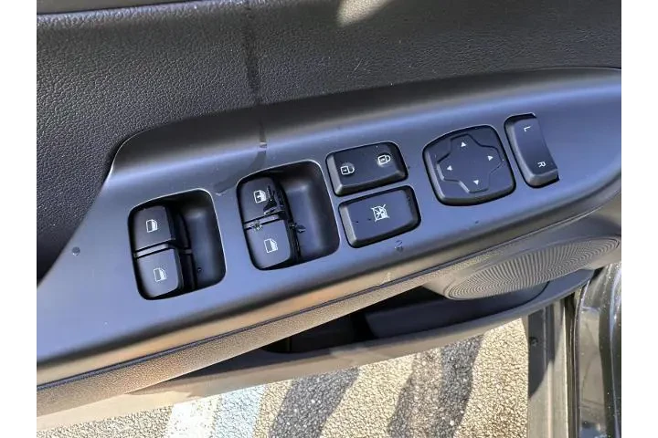 $18999 : Hyundai KONA 2023 AWD SE 4dr image 9