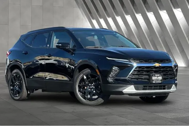 $27900 : Chevrolet Blazer 2023 AWD LT image 2