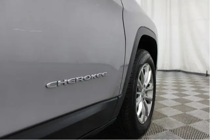 $29982 : Jeep Cherokee 2022 4x4 Latit image 10