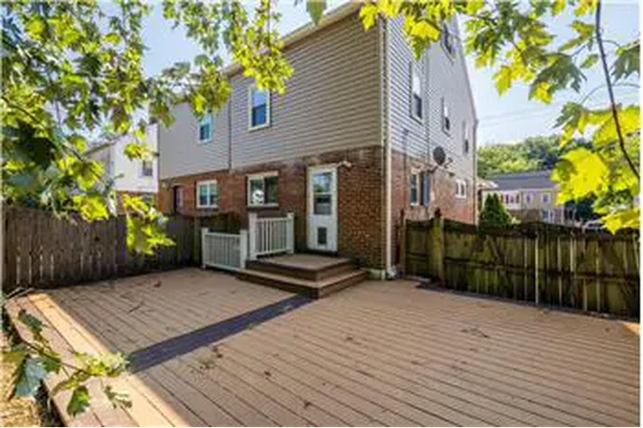 $3200 : Rental property with 3 bedro image 5