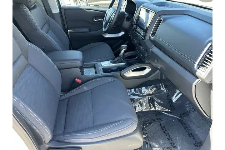 $31956 : Nissan Frontier 2023 4x2 PRO image 9