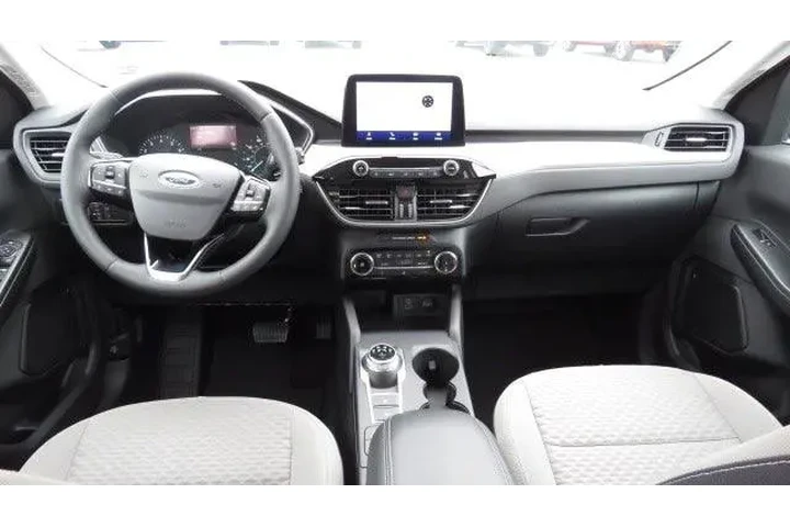 $23891 : Ford Escape 2022 AWD SE 4dr image 2