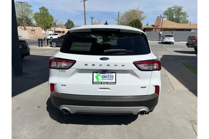 2022 Escape Hybrid SE image 6