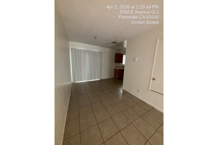 $1850 : 🌟 Townhome de 2 Recámaras image 3