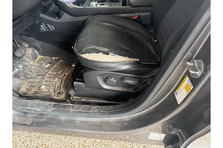 $21829 : Ford Edge 2023 AWD SE 4dr Cr image 6