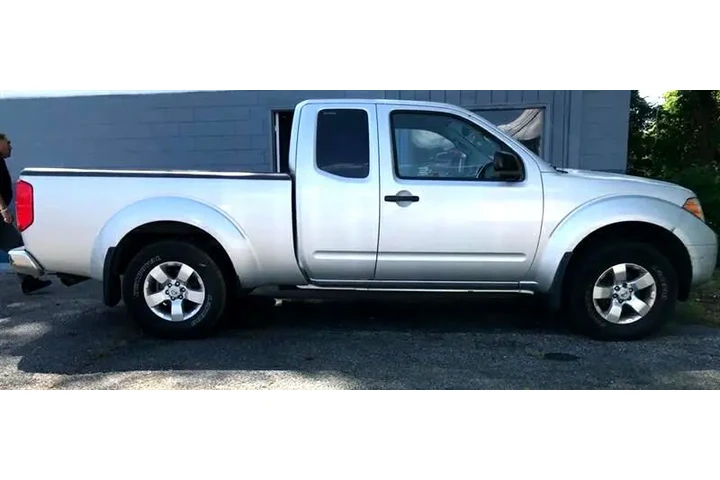 $13375 : 2013 Frontier image 3