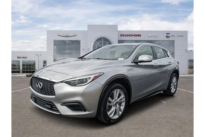 $13987 : INFINITI QX30 2018 Base 4dr image 5