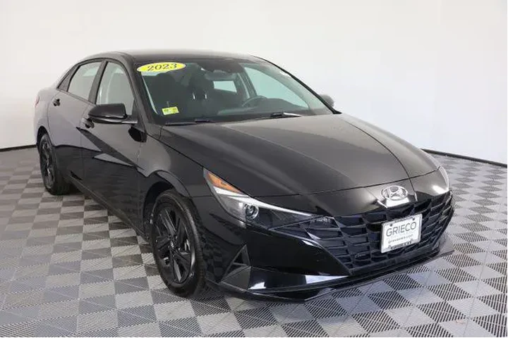 $18695 : Hyundai ELANTRA 2023 SEL 4dr image 1