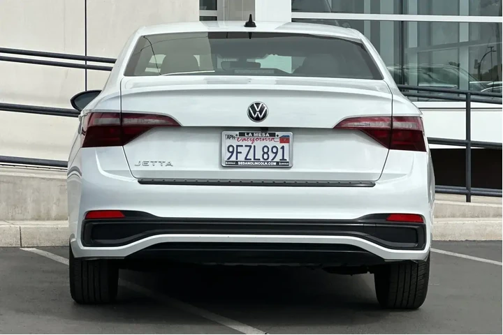 $20900 : Volkswagen Jetta 2023 Sport image 4