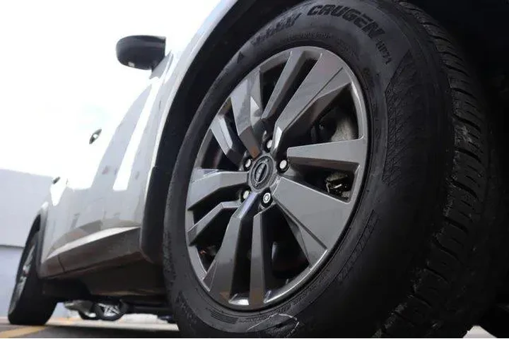 $27218 : Nissan Pathfinder 2024 AWD S image 8