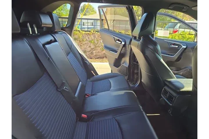 $25995 : Toyota RAV4 Hybrid 2019 AWD image 10