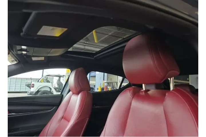 $23400 : Mazda Mazda3 Hatchback 2023 image 5