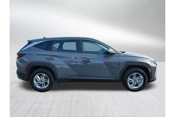 $26000 : Hyundai TUCSON 2025 AWD SE 4 image 8