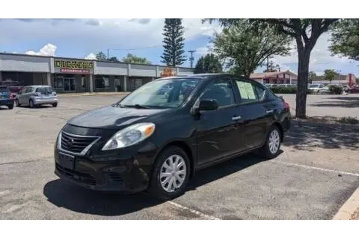 2014 Versa 1.6 SL image 10