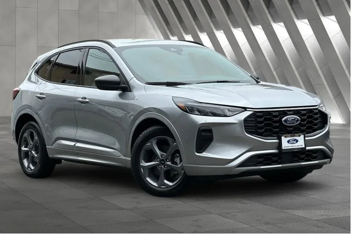 $22995 : Ford Escape 2023 ST-Line 4dr image 2