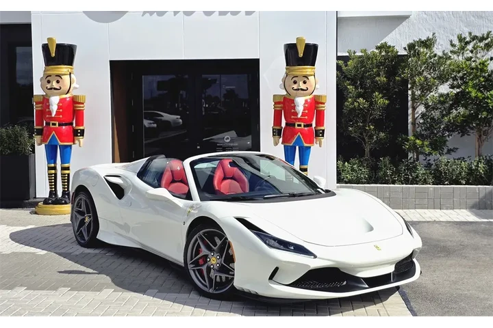 $499995 : Ferrari F8 Spider Base image 9