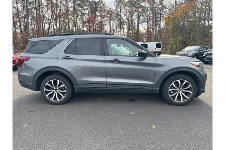 $30158 : Ford Explorer 2022 AWD ST-Li image 6