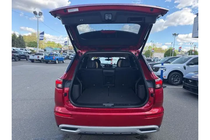 $24995 : Mitsubishi Outlander 2024 AW image 7