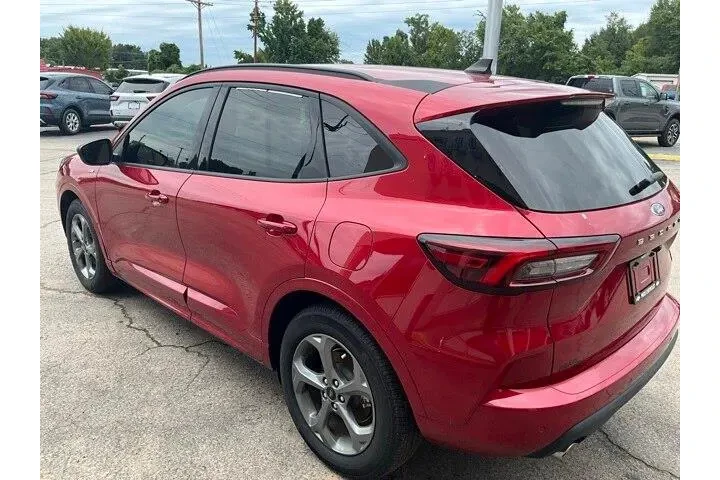 $25557 : Ford Escape 2024 ST-Line 4dr image 5