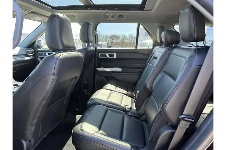 $29236 : Ford Explorer 2022 AWD XLT 4 image 10