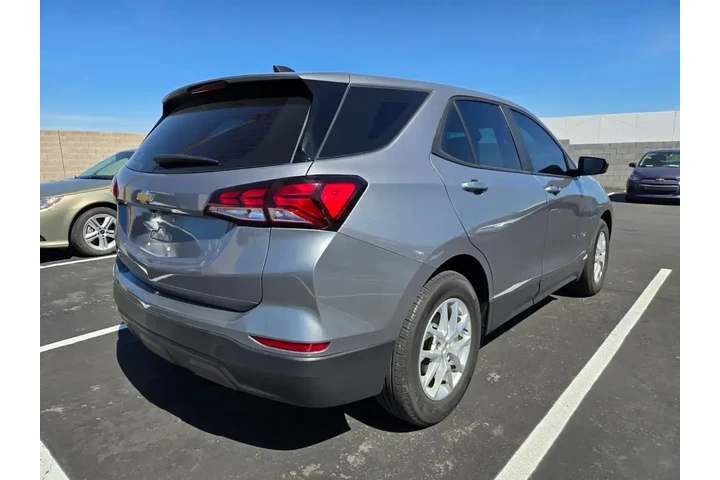 $21991 : Chevrolet Equinox 2023 LS 4d image 3