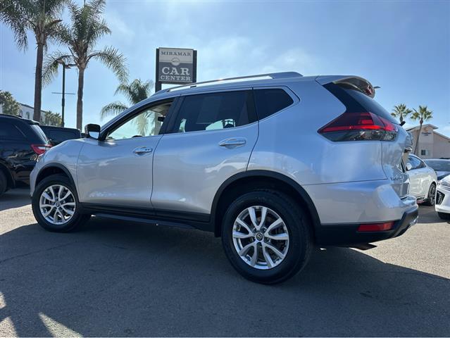 $14477 : 2018 Rogue SV image 4