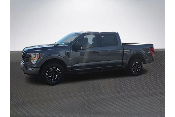 $35982 : Ford F-150 2023 4x4 XLT 4dr image 2