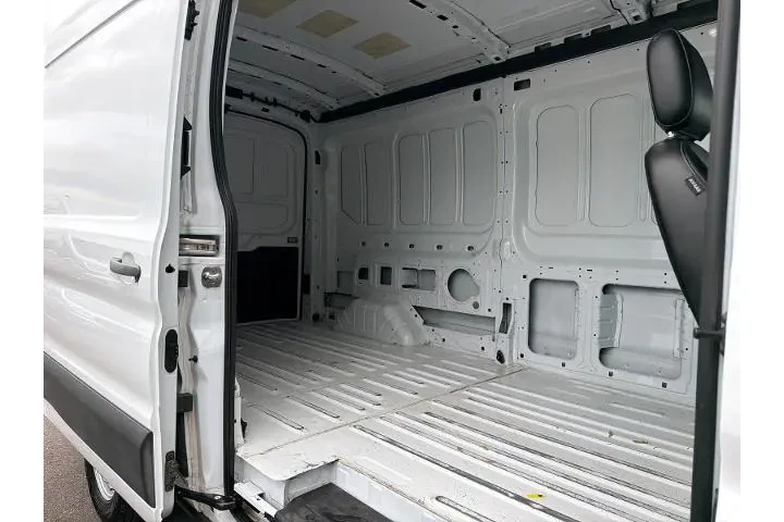 $39500 : Ford Transit 2024 250 3dr LW image 10