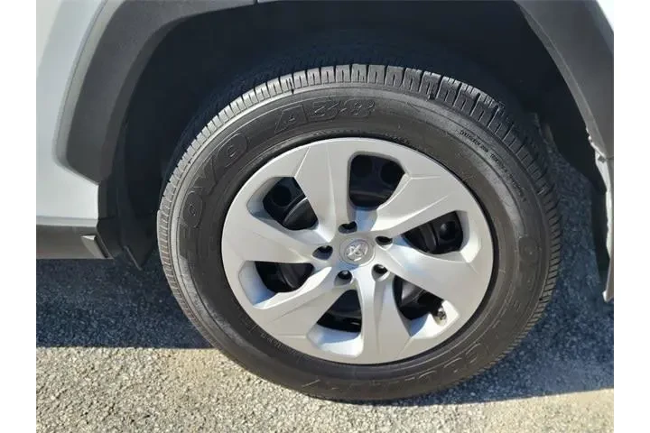 $24991 : Toyota RAV4 2024 AWD LE 4dr image 6