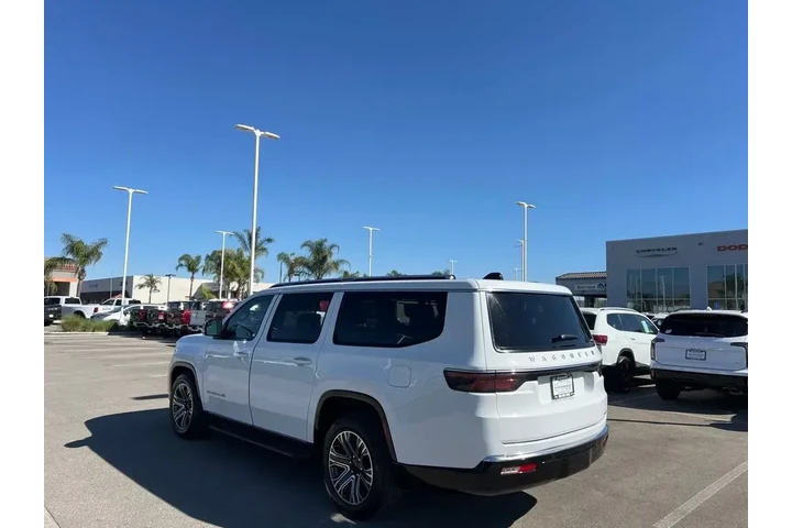 $39941 : Jeep Wagoneer L 2024 4x4 Ser image 6