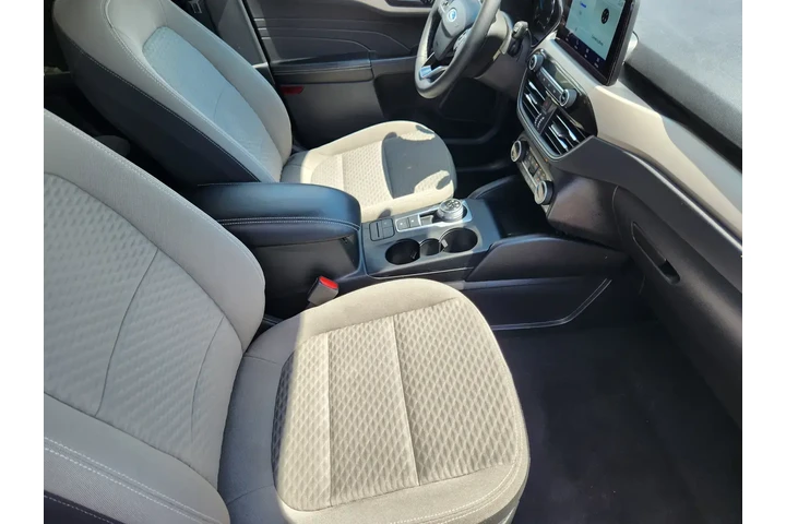 Ford Escape Hybrid 2022 SE 4 image 10