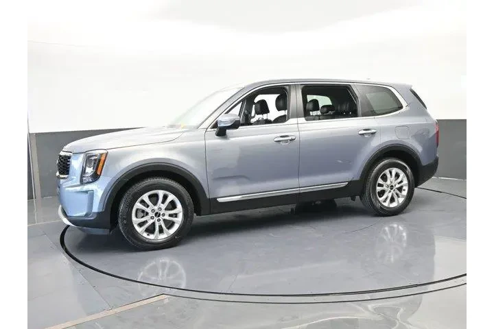 $22300 : Kia Telluride 2022 LX 4dr SU image 2