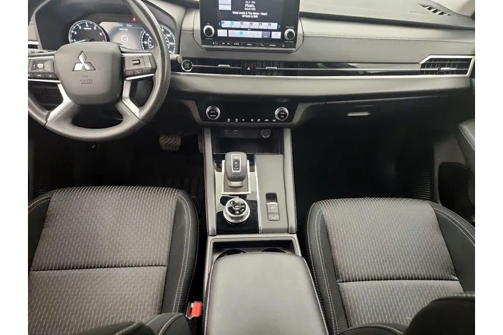 $23998 : Mitsubishi Outlander 2022 AW image 9