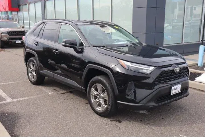 $21181 : Toyota RAV4 2023 XLE 4dr SUV image 3