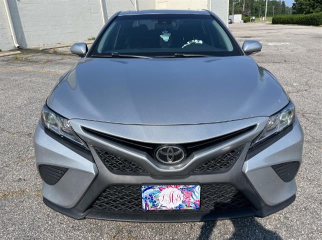 $17590 : PRE-OWNED 2018 TOYOTA CAMRY SE image 8