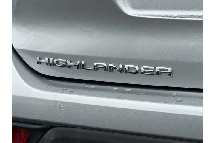 $36303 : Toyota Highlander 2022 XLE 4 image 8