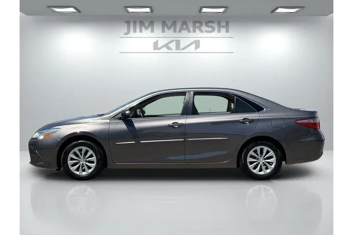 $17988 : Toyota Camry 2017 LE 4dr Sed image 3