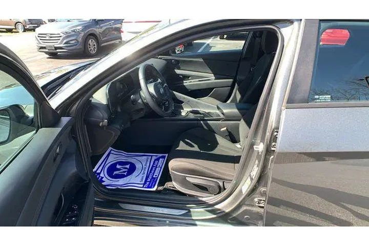 $18677 : Hyundai ELANTRA 2025 SEL Spo image 9