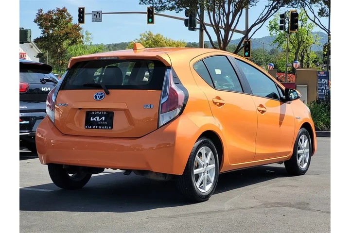 $9599 : 2015 Prius c Four image 5